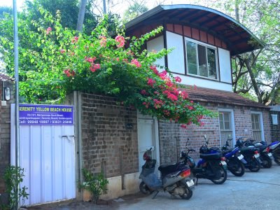 Paradise Yellow beach house