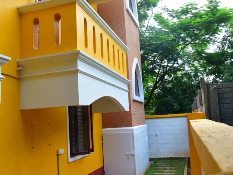 Paradise Yellow villa